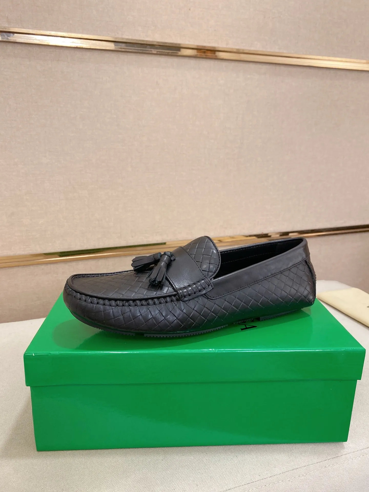 Men's Men's Shoes💰 420💰 (Niu Li + Niu Pad) [BV] The latest hot style‼ ️Casual men's shoes, uppers imported first-layer cowhide ➕Full imported cowhide lining✔️Exquisite workmanship, excellent foot feel, special rubber soles✔️, cool and fashionable, the latest fashion, fashionable outsole, hurry up. Code number: 38-44 (can be customized to 37.45, non-refundable)